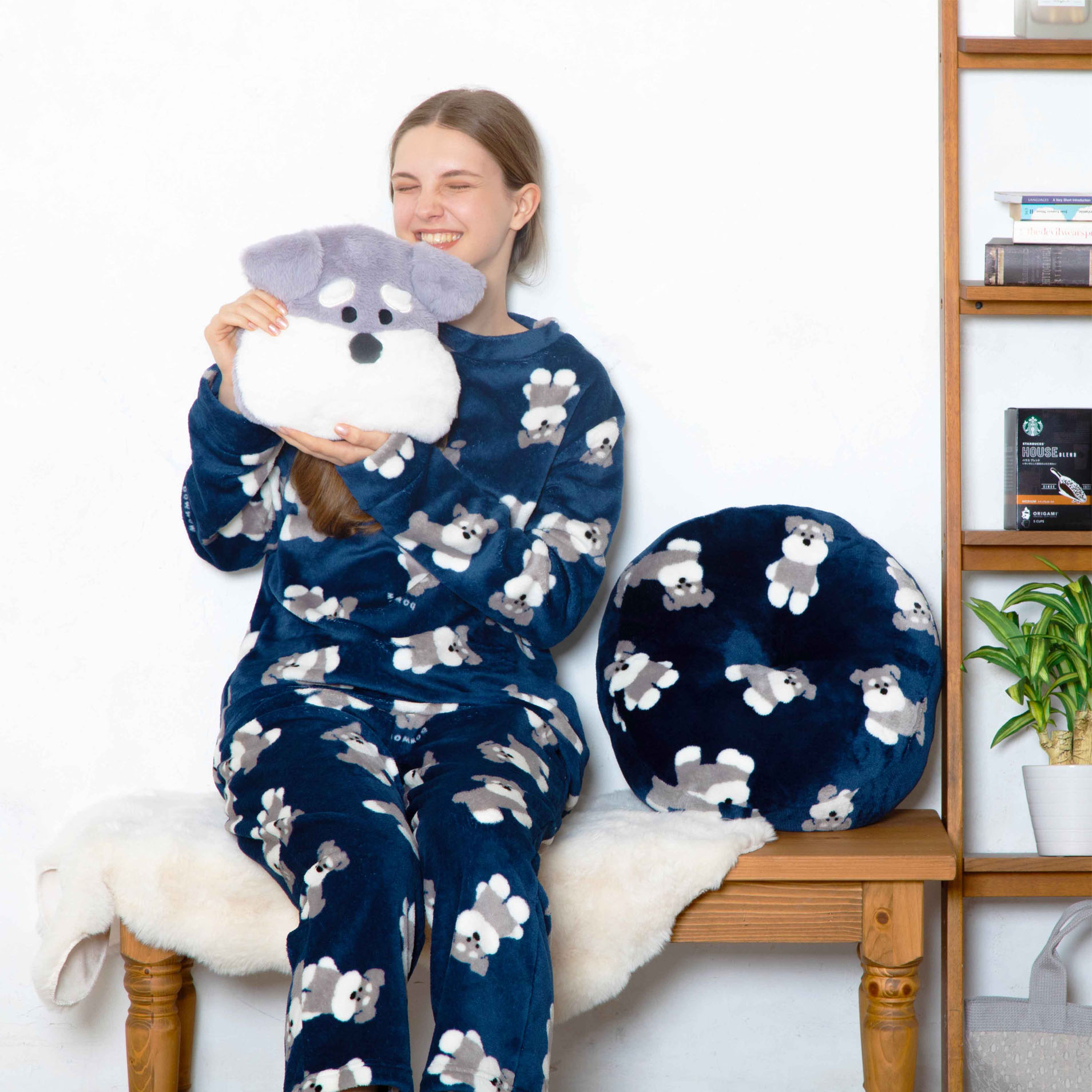 ネルデザインワークス×HAKUコラボ新作　膝掛け 毎年多くの方に愛される😍スワンネルシリーズ